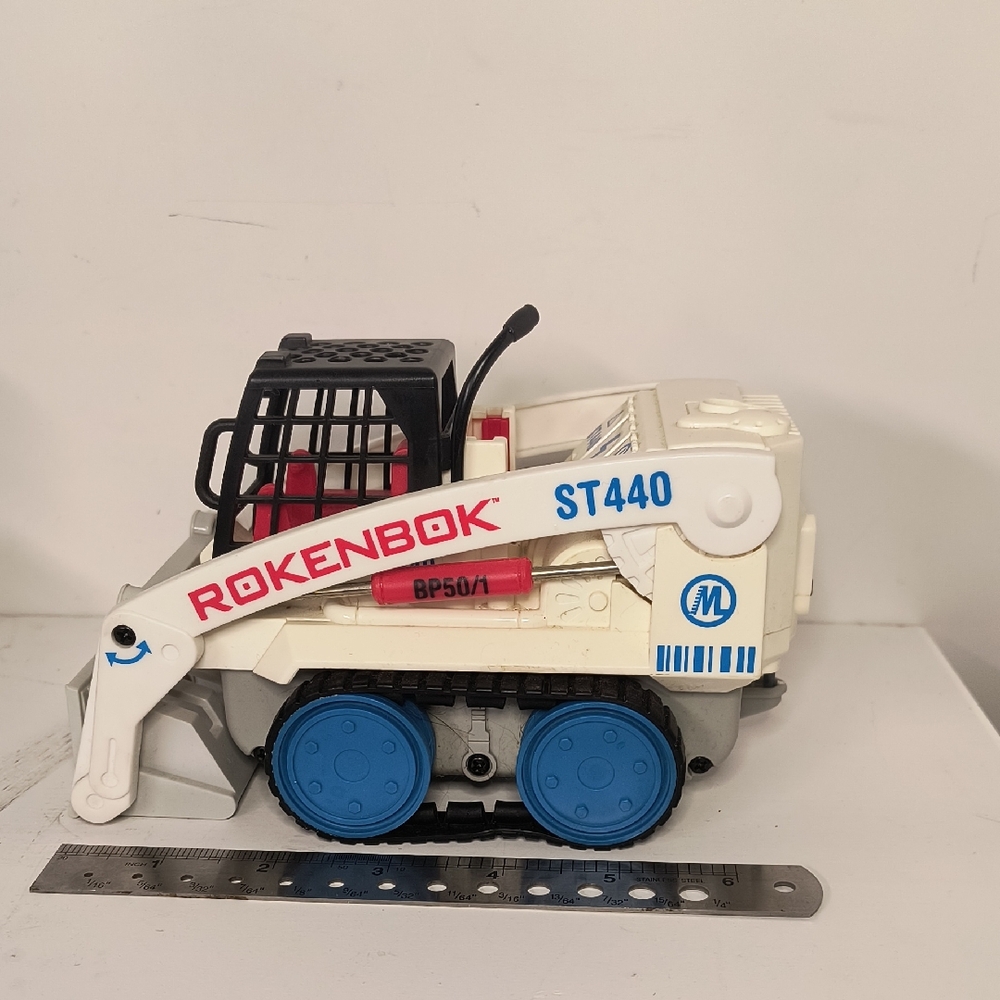 Rokenbok Wireless RC Skip Track ST440 Front End Loader Excavator 1997 as is.